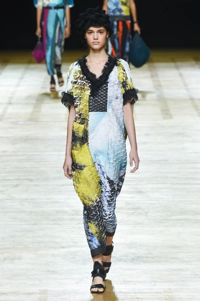 Look 8